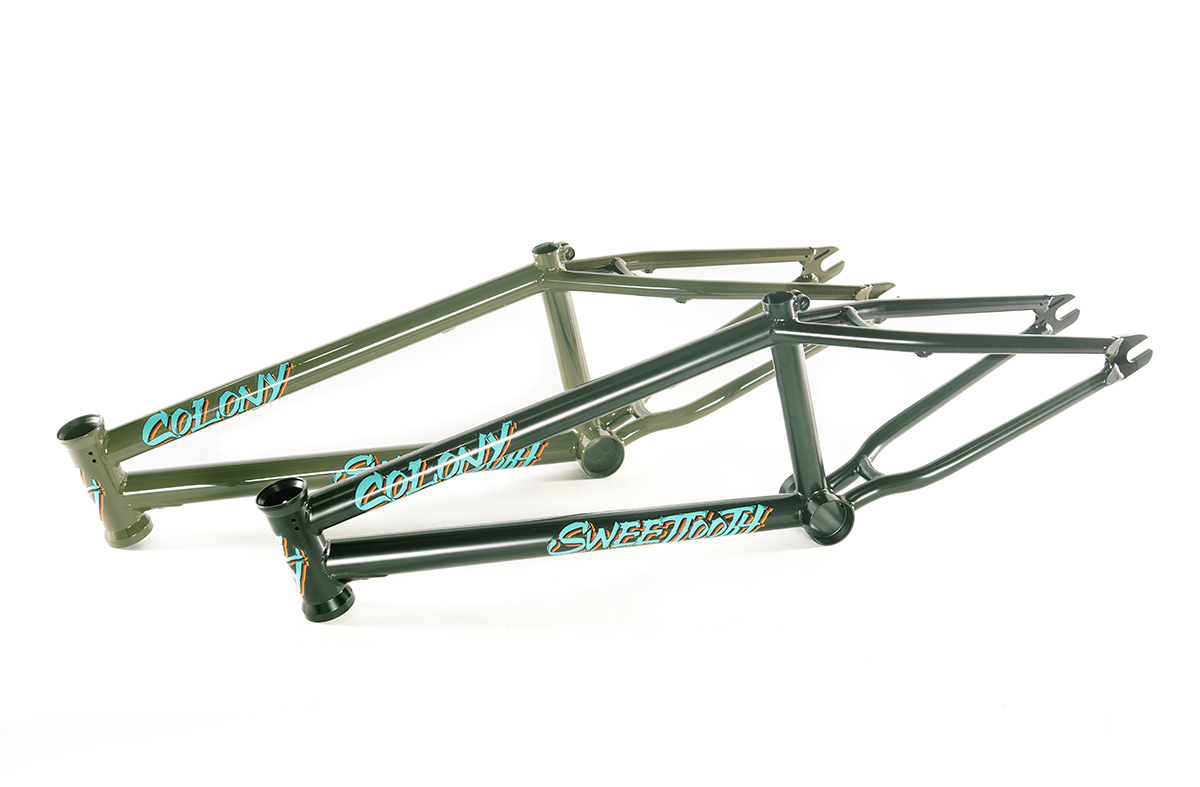 Sweet Tooth Frame 18″